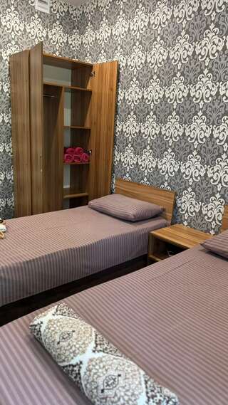 Гостиница Валентин Джубга Четырехместный номер с балконом-4