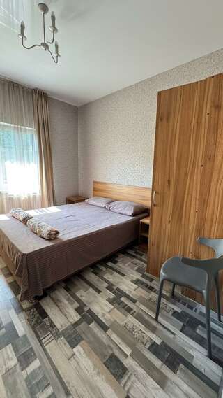 Гостиница Валентин Джубга Четырехместный номер с балконом-4