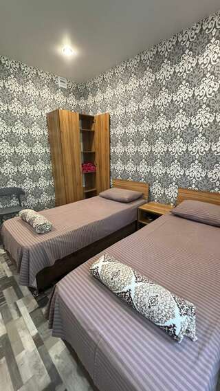 Гостиница Валентин Джубга Четырехместный номер с балконом-6